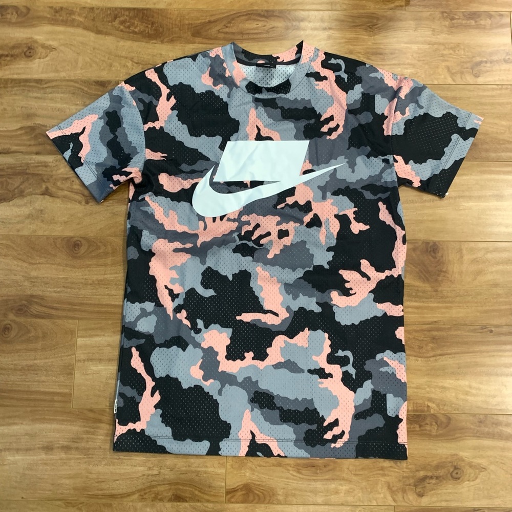 NIKE TEE